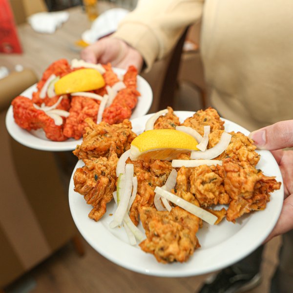 Bishopton Spicy Tandoori Greenock  delivery cars